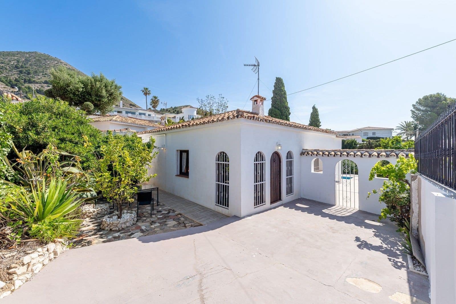3 sypialnia Willa na sprzedaż w Benalmadena z basenem garażem - 799 999 € (Ref: 9830879)