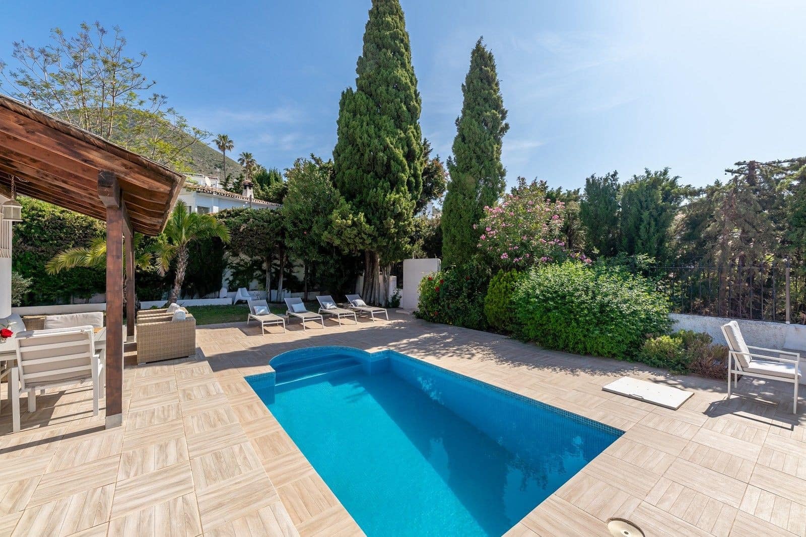 3 sypialnia Willa na sprzedaż w Benalmadena z basenem garażem - 799 999 € (Ref: 9830879)