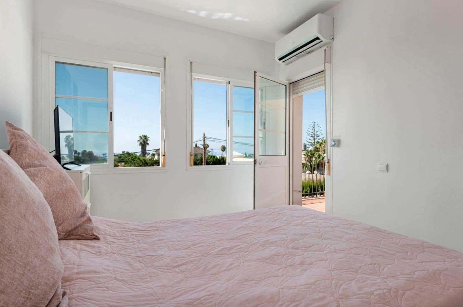 4 soverom Villa til salgs i Marbella med svømmebasseng garasje - € 795 000 (Ref: 9836023)