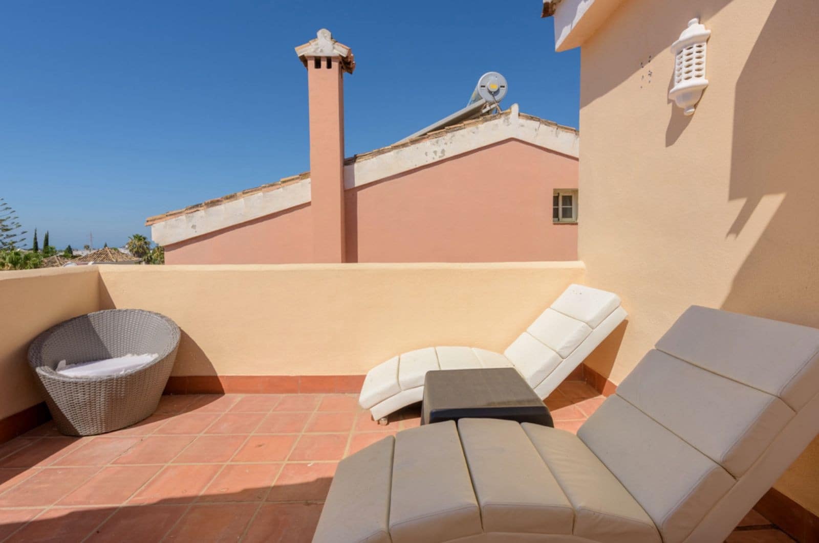 4 soverom Villa til salgs i Marbella med svømmebasseng garasje - € 795 000 (Ref: 9836023)