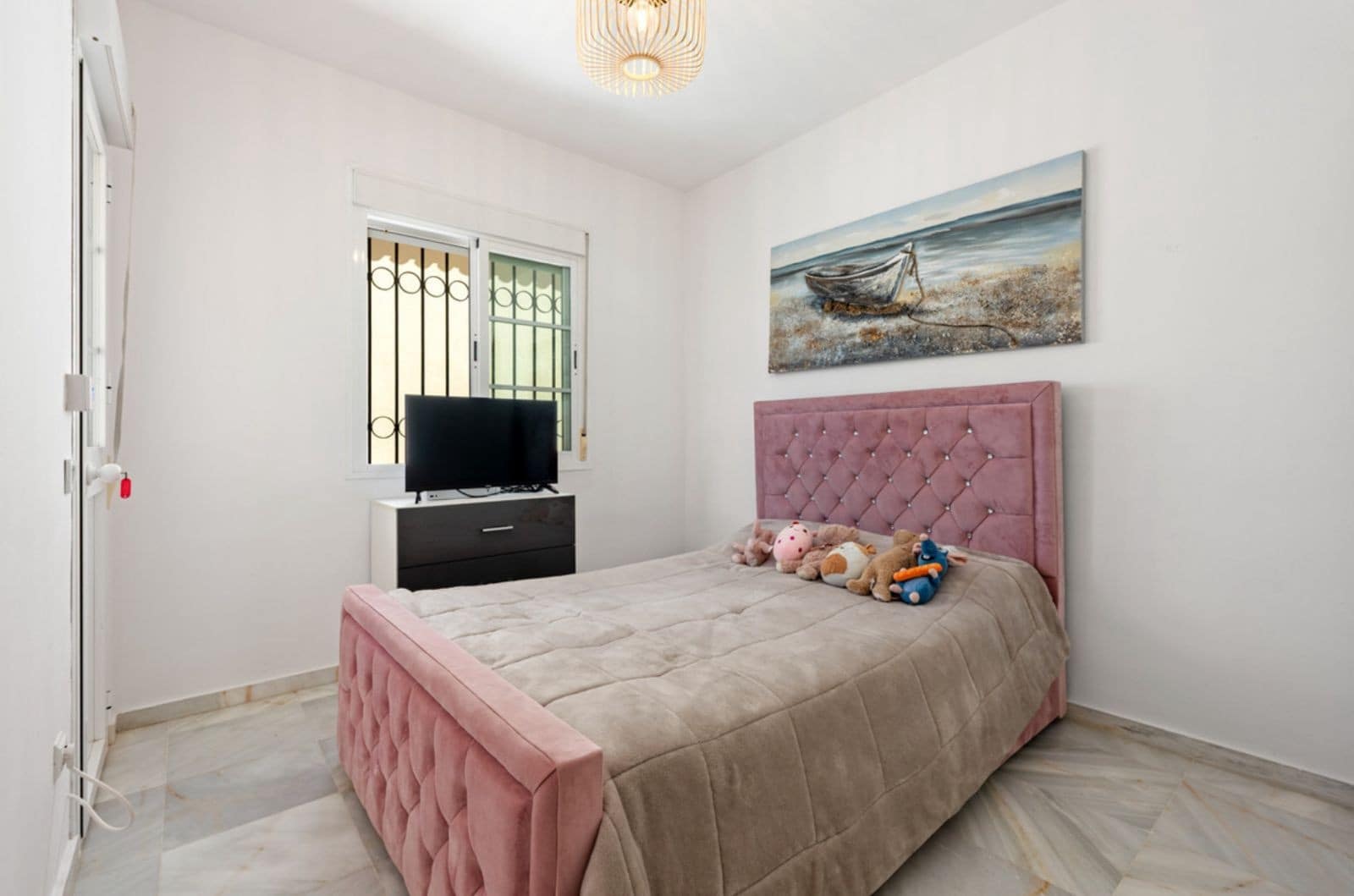 4 soverom Villa til salgs i Marbella med svømmebasseng garasje - € 795 000 (Ref: 9836023)