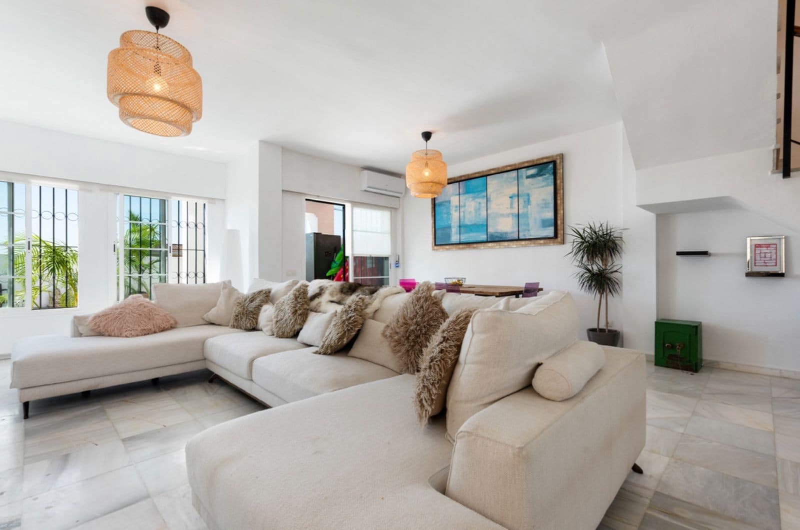 4 soverom Villa til salgs i Marbella med svømmebasseng garasje - € 795 000 (Ref: 9836023)