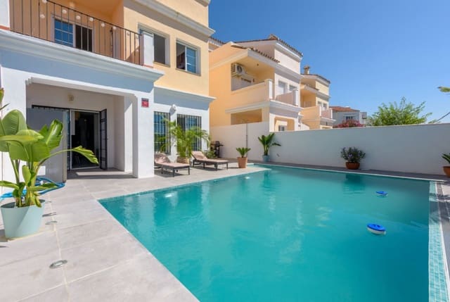 4 soverom Villa til salgs i Marbella med svømmebasseng garasje - € 795 000 (Ref: 9836023)