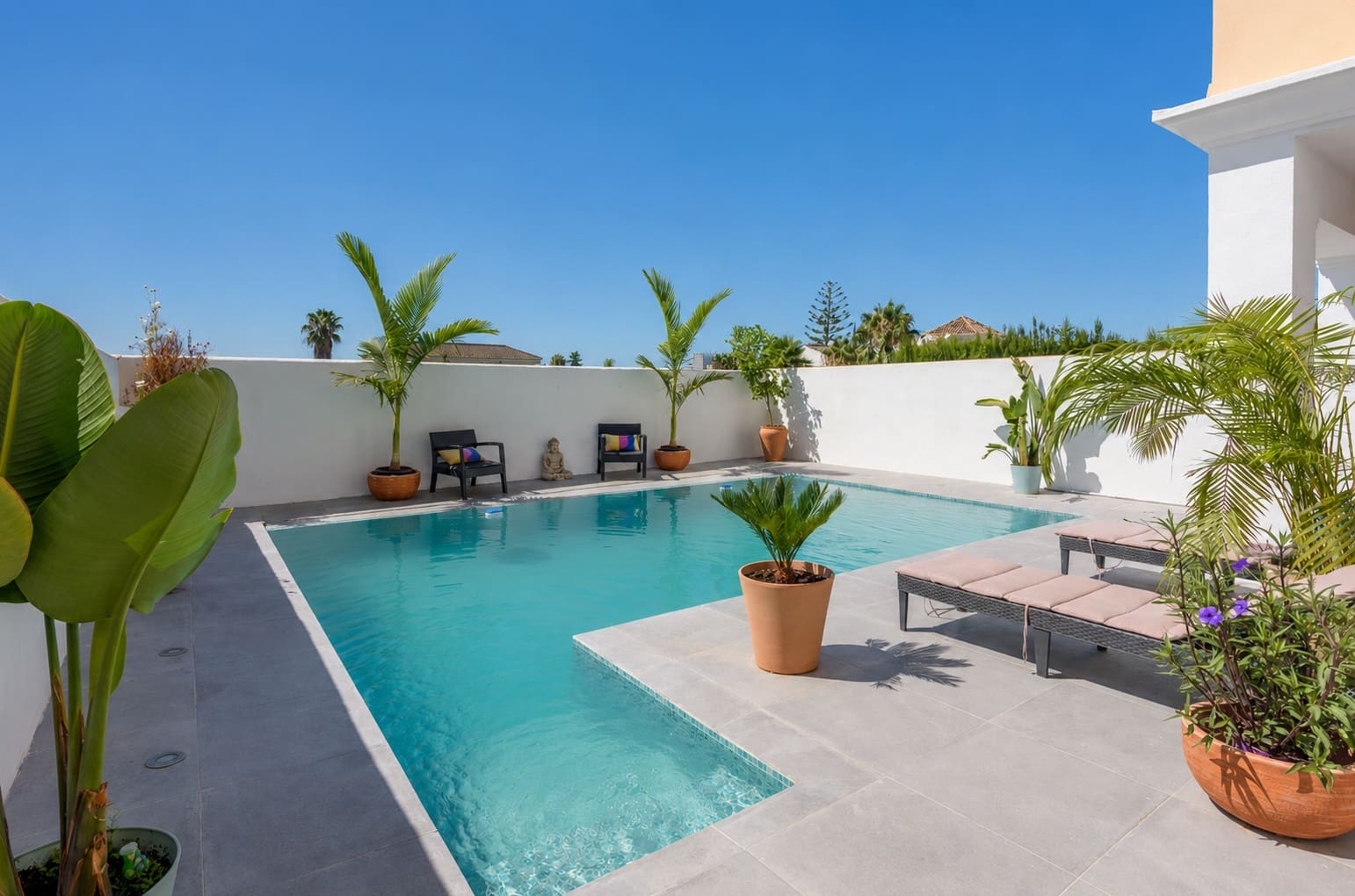 4 soverom Villa til salgs i Marbella med svømmebasseng garasje - € 795 000 (Ref: 9836023)
