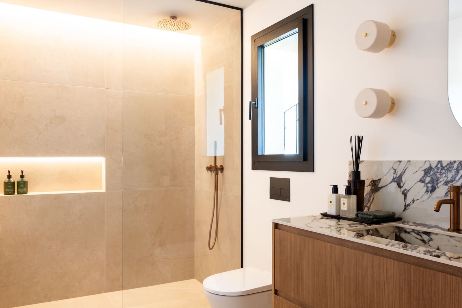 4 slaapkamer Huis te koop in Benahavis met zwembad garage - € 1.850.000 (Ref: 9836034)