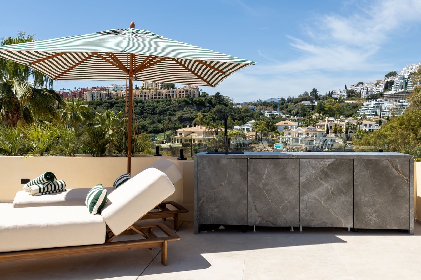 4 slaapkamer Huis te koop in Benahavis met zwembad garage - € 1.850.000 (Ref: 9836034)