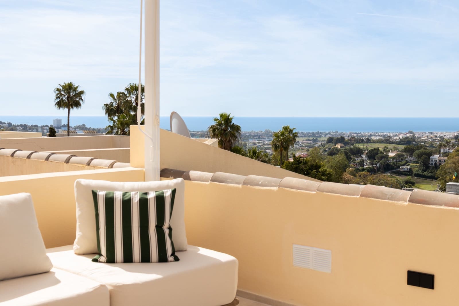 4 slaapkamer Huis te koop in Benahavis met zwembad garage - € 1.850.000 (Ref: 9836034)