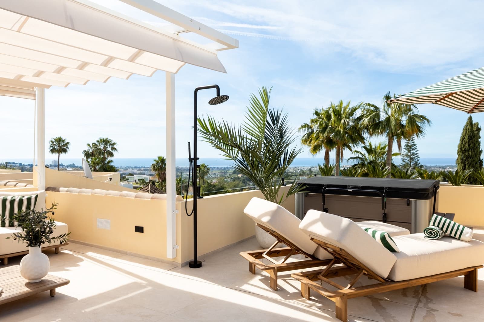 4 slaapkamer Huis te koop in Benahavis met zwembad garage - € 1.850.000 (Ref: 9836034)