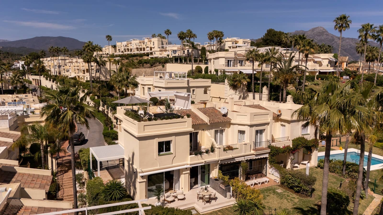 4 slaapkamer Huis te koop in Benahavis met zwembad garage - € 1.850.000 (Ref: 9836034)
