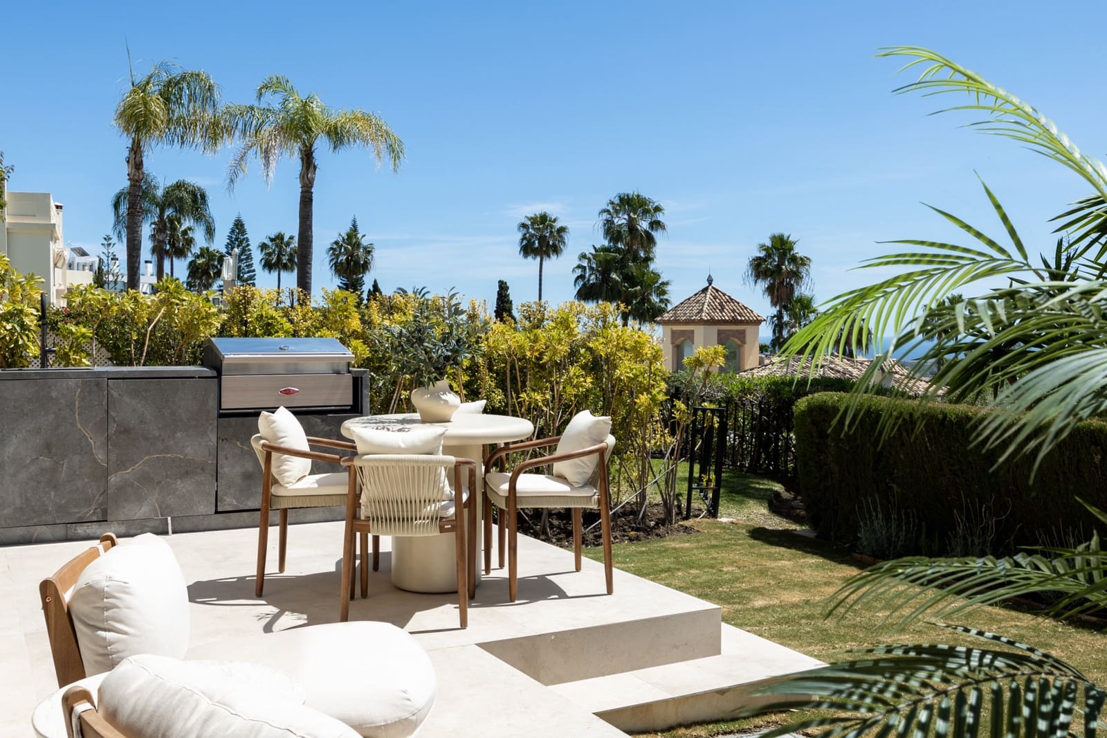 4 slaapkamer Huis te koop in Benahavis met zwembad garage - € 1.850.000 (Ref: 9836034)