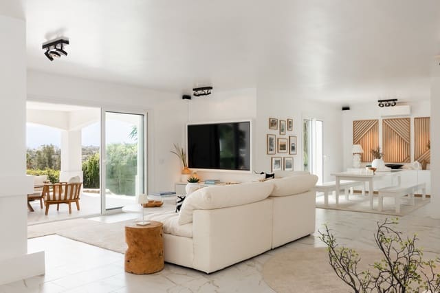 3 soverom Villa til salgs i Sotogrande, San Roque med svømmebasseng garasje - € 1 795 000 (Ref: 9840867)