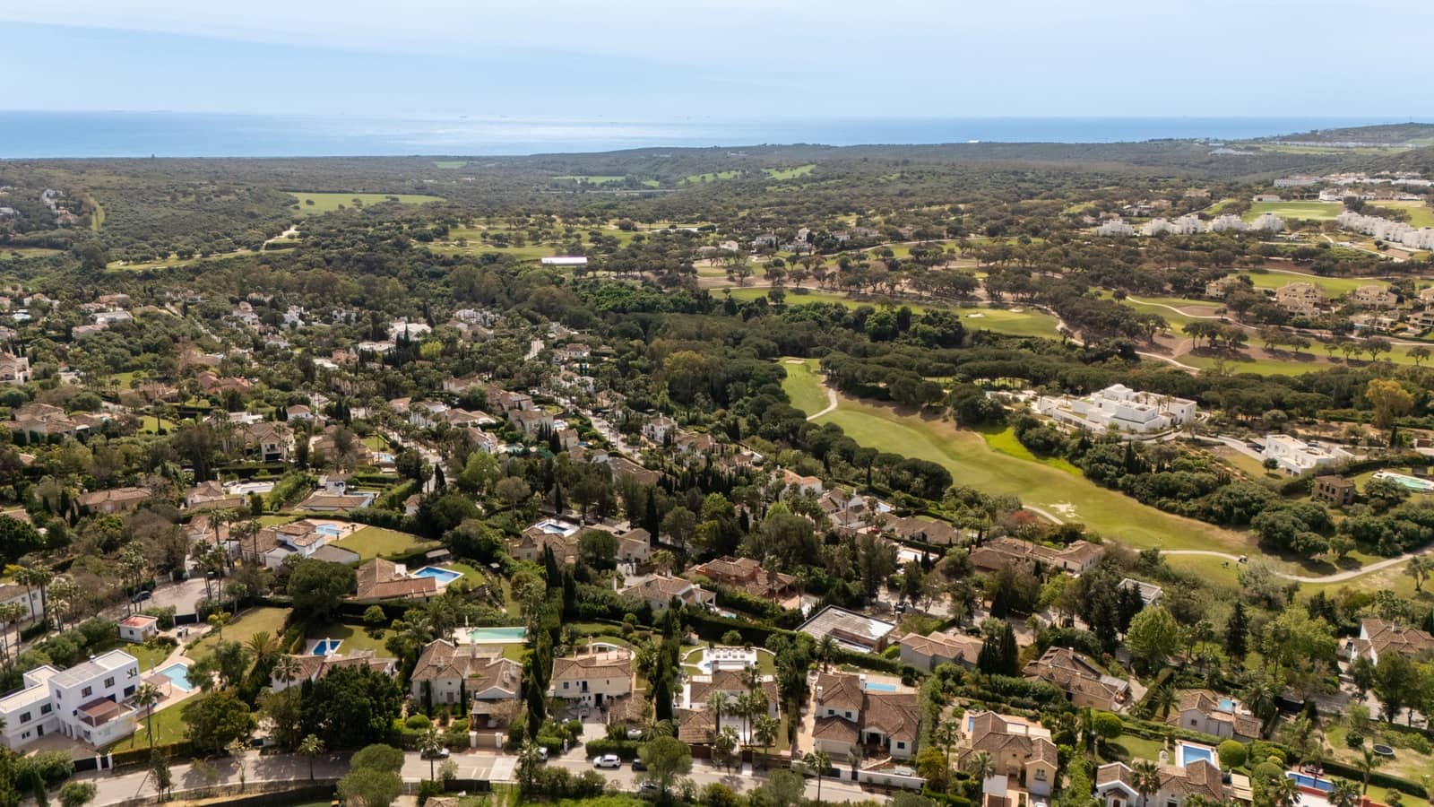 3 soverom Villa til salgs i Sotogrande med svømmebasseng garasje - € 1 795 000 (Ref: 9840867)