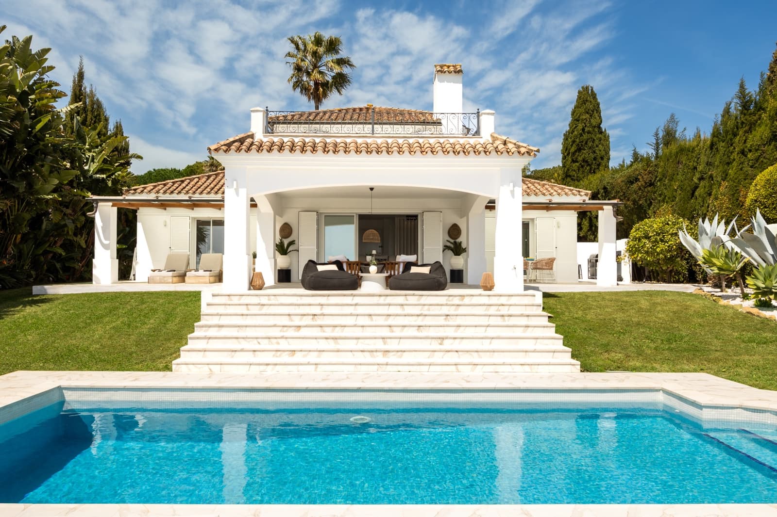 3 soverom Villa til salgs i Sotogrande med svømmebasseng garasje - € 1 795 000 (Ref: 9840867)