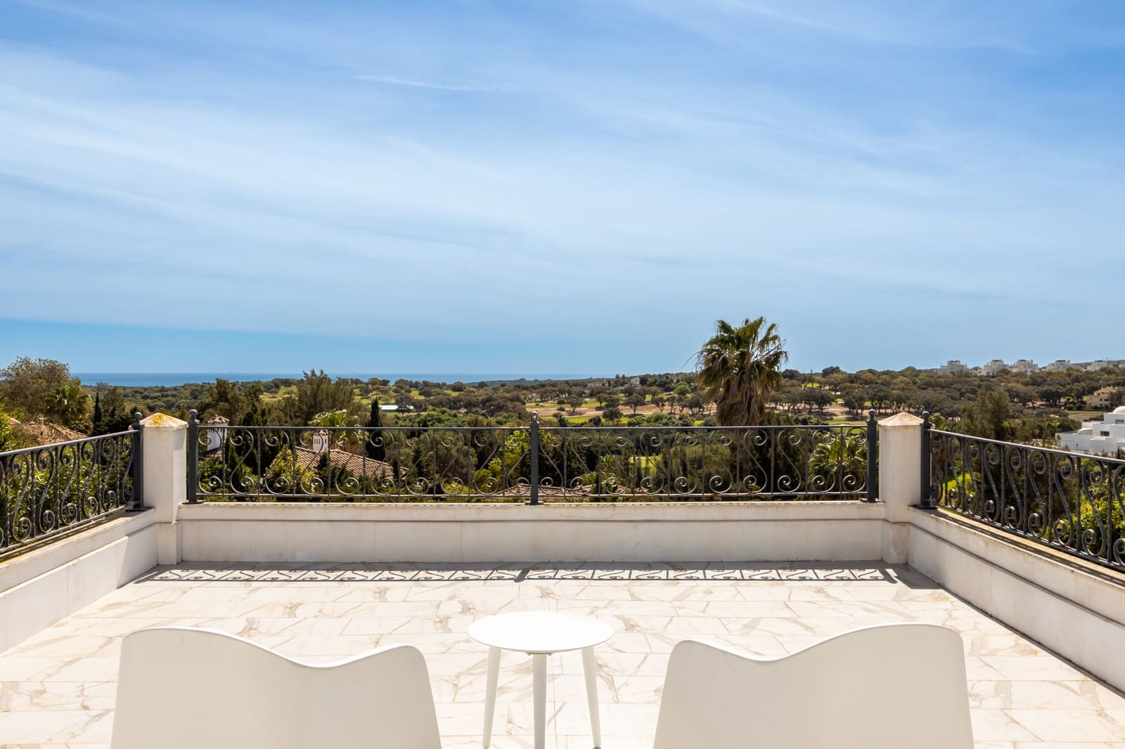 3 soverom Villa til salgs i Sotogrande med svømmebasseng garasje - € 1 795 000 (Ref: 9840867)