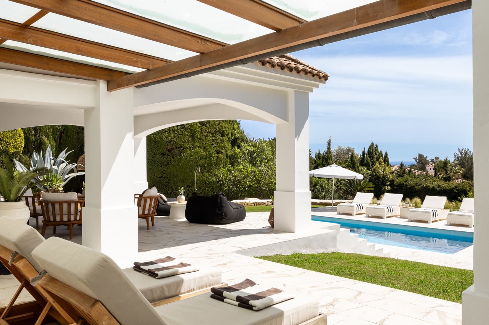 3 soverom Villa til salgs i Sotogrande med svømmebasseng garasje - € 1 795 000 (Ref: 9840867)