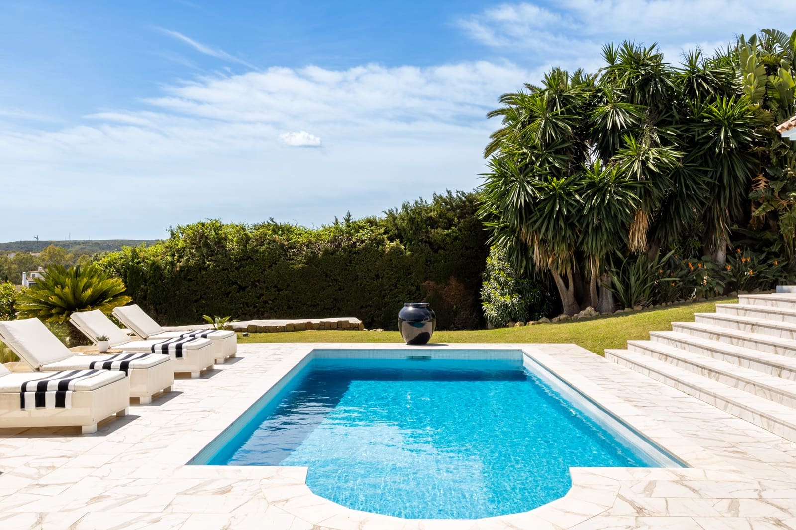 3 soverom Villa til salgs i Sotogrande med svømmebasseng garasje - € 1 795 000 (Ref: 9840867)