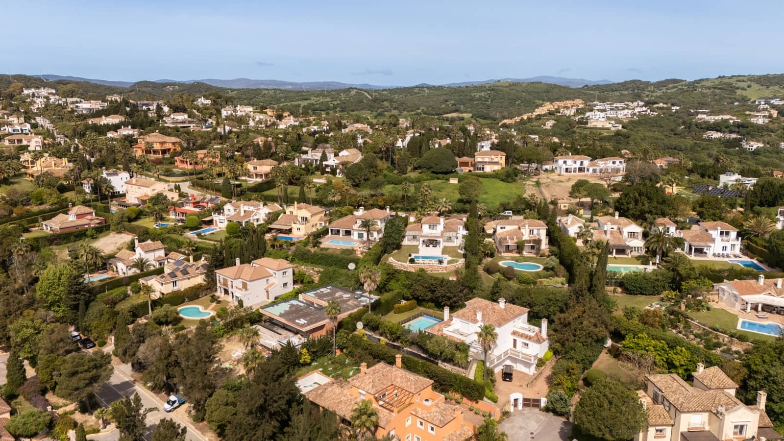 3 soverom Villa til salgs i Sotogrande med svømmebasseng garasje - € 1 795 000 (Ref: 9840867)