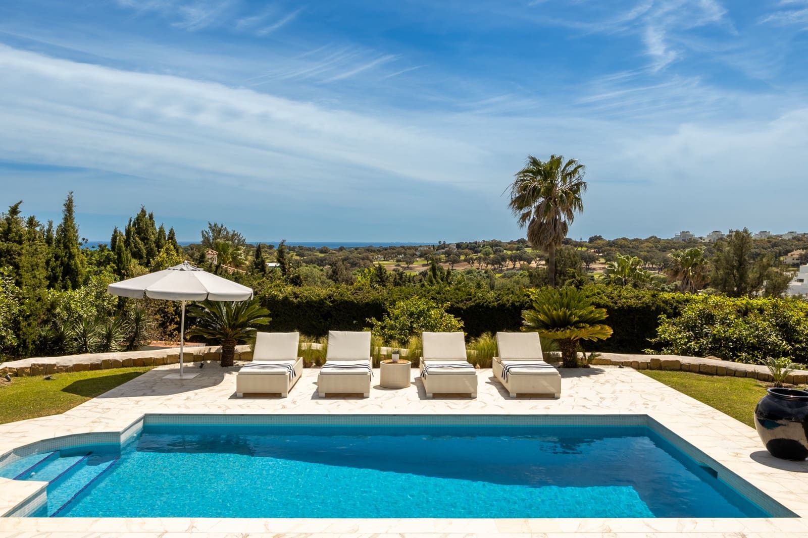 3 soveværelse Villa til salg i Sotogrande med swimmingpool garage - € 1.795.000 (Ref: 9840867)