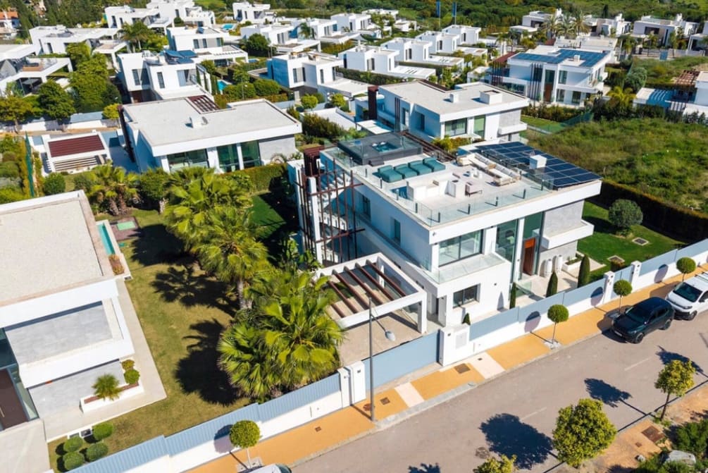 5 sovrum Villa till salu i Marbella med pool garage - 2 595 000 € (Ref: 9845116)