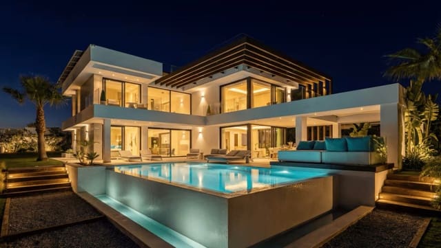 5 sovrum Villa till salu i Marbella med pool garage - 2 595 000 € (Ref: 9845116)