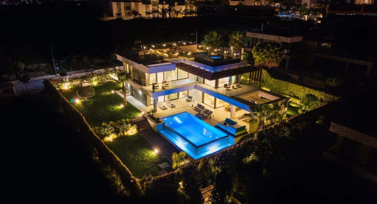 5 sovrum Villa till salu i Marbella med pool garage - 2 595 000 € (Ref: 9845116)
