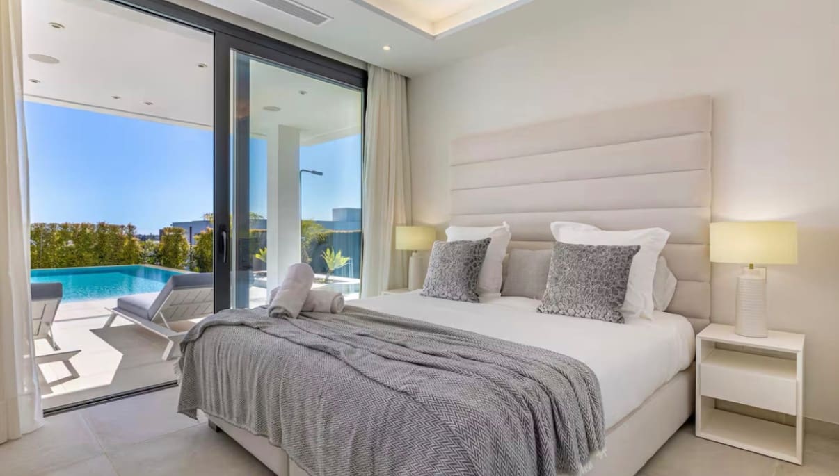 5 sovrum Villa till salu i Marbella med pool garage - 2 595 000 € (Ref: 9845116)