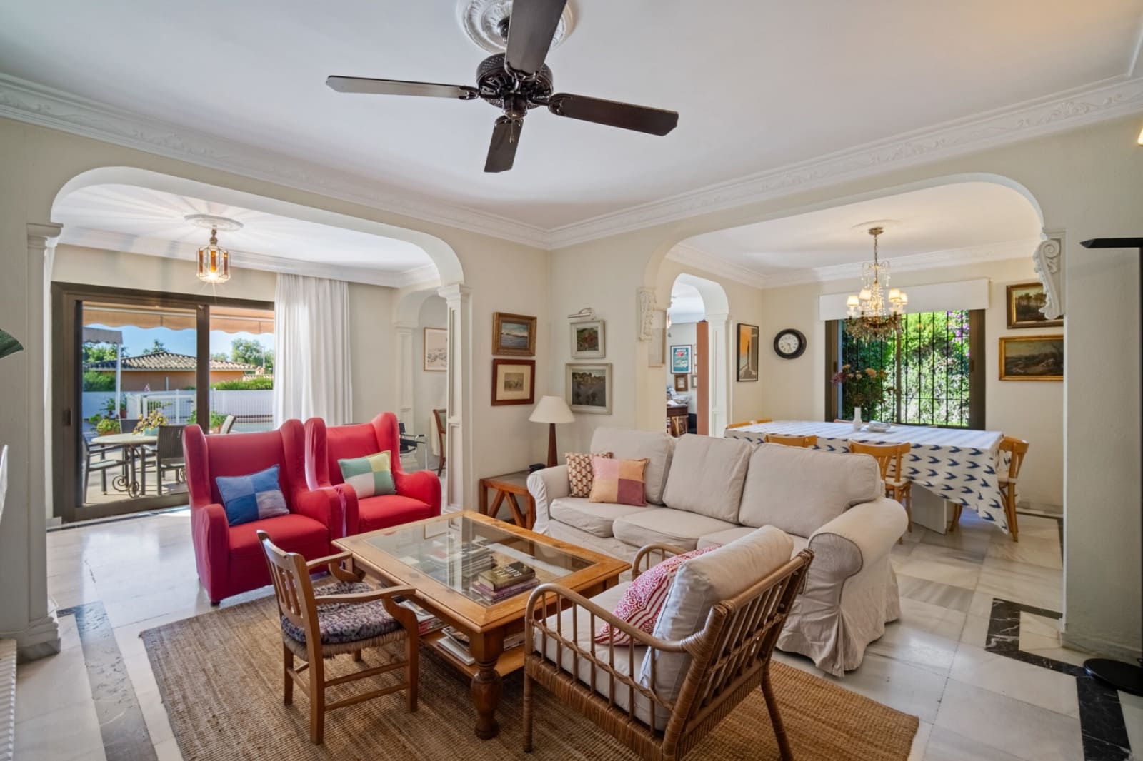 4 bedroom Villa for sale in Marbella with pool garage - € 2,695,000 (Ref: 9845118)