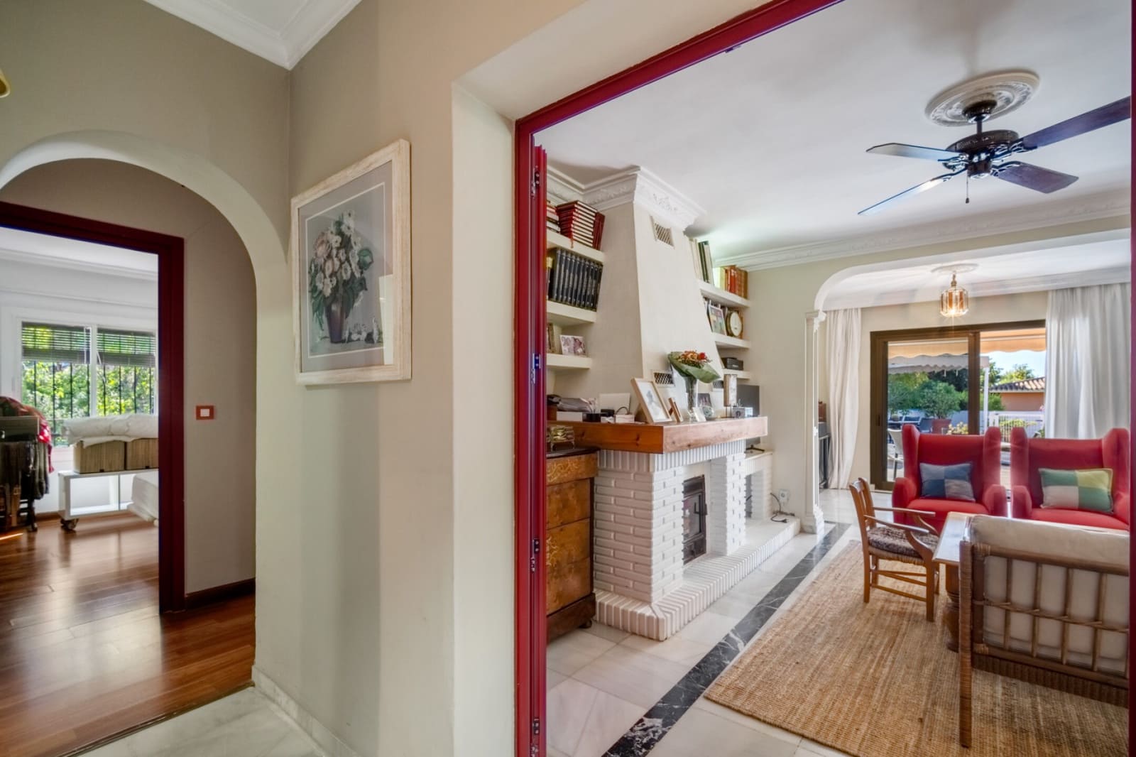 4 bedroom Villa for sale in Marbella with pool garage - € 2,695,000 (Ref: 9845118)