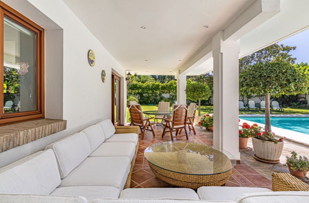 5 soveværelse Villa til salg i Marbella med swimmingpool garage - € 2.400.000 (Ref: 9845122)