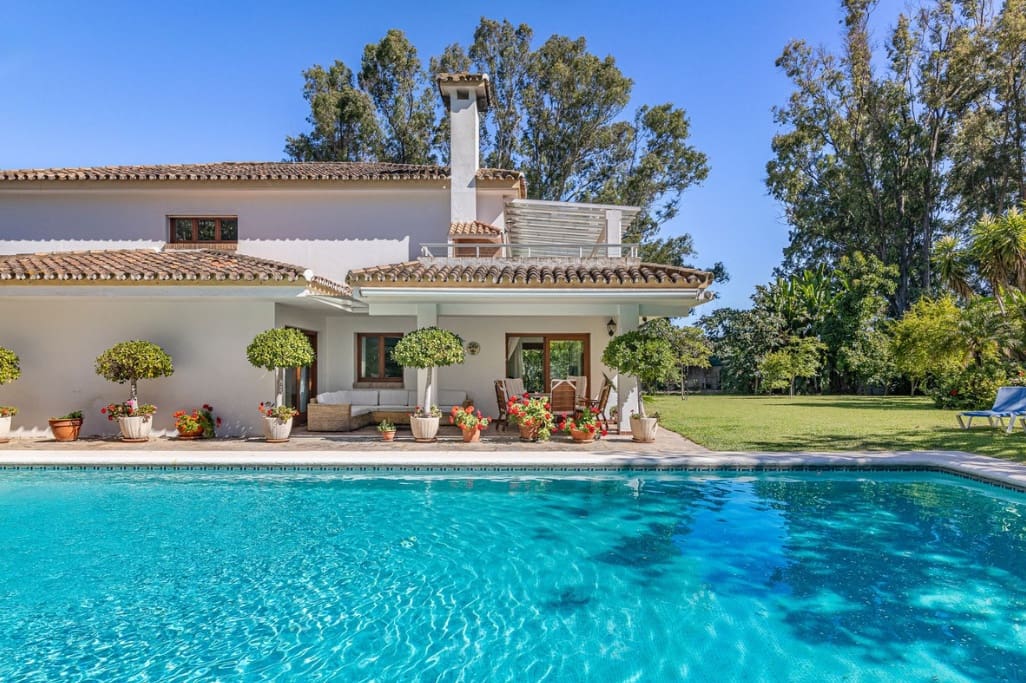 5 soveværelse Villa til salg i Marbella med swimmingpool garage - € 2.400.000 (Ref: 9845122)