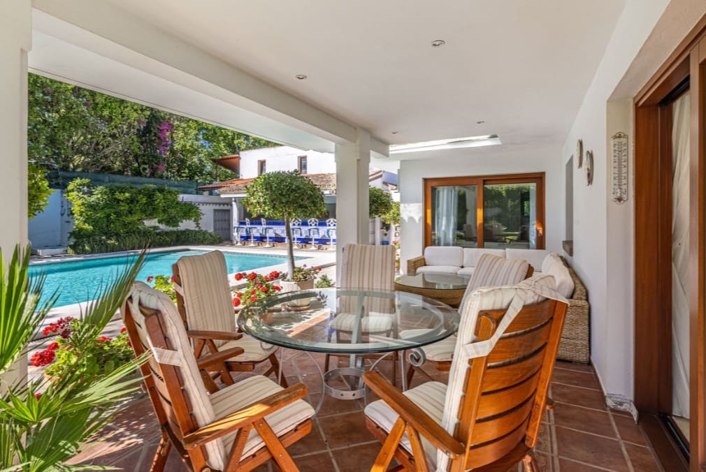 5 soveværelse Villa til salg i Marbella med swimmingpool garage - € 2.400.000 (Ref: 9845122)