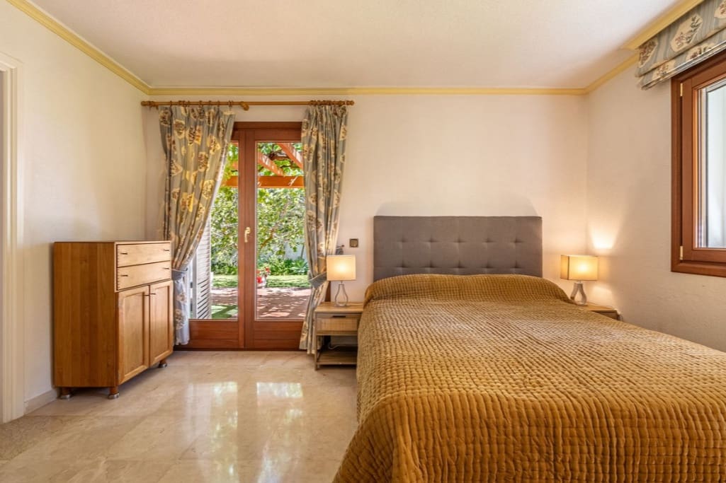 5 soveværelse Villa til salg i Marbella med swimmingpool garage - € 2.400.000 (Ref: 9845122)