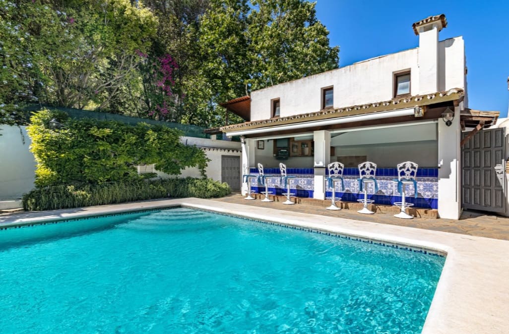 5 soveværelse Villa til salg i Marbella med swimmingpool garage - € 2.400.000 (Ref: 9845122)