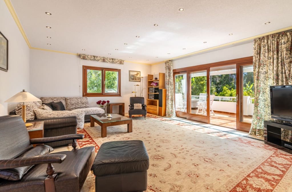 5 soveværelse Villa til salg i Marbella med swimmingpool garage - € 2.400.000 (Ref: 9845122)