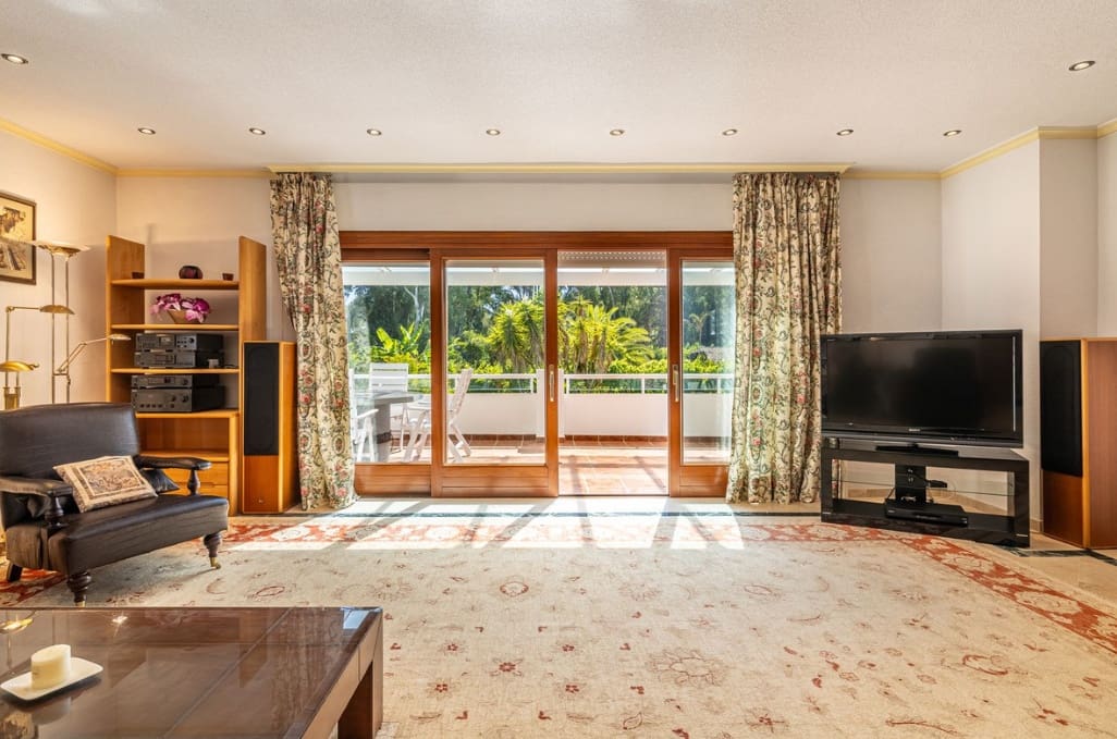 5 soveværelse Villa til salg i Marbella med swimmingpool garage - € 2.400.000 (Ref: 9845122)