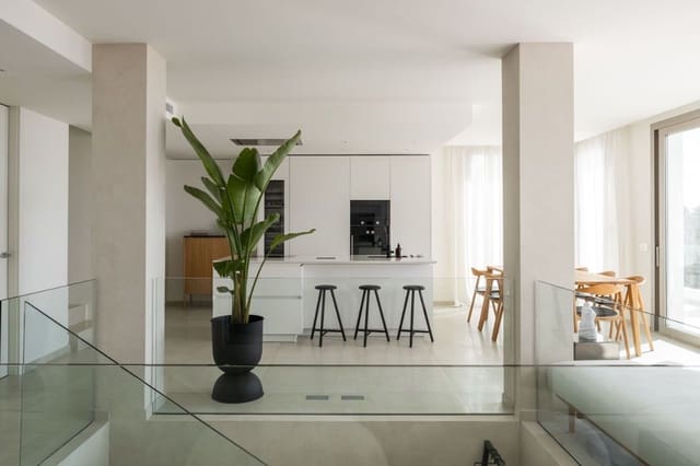 3 soverom Penthouse til salgs i Marbella med svømmebasseng garasje - € 2 890 000 (Ref: 9845123)