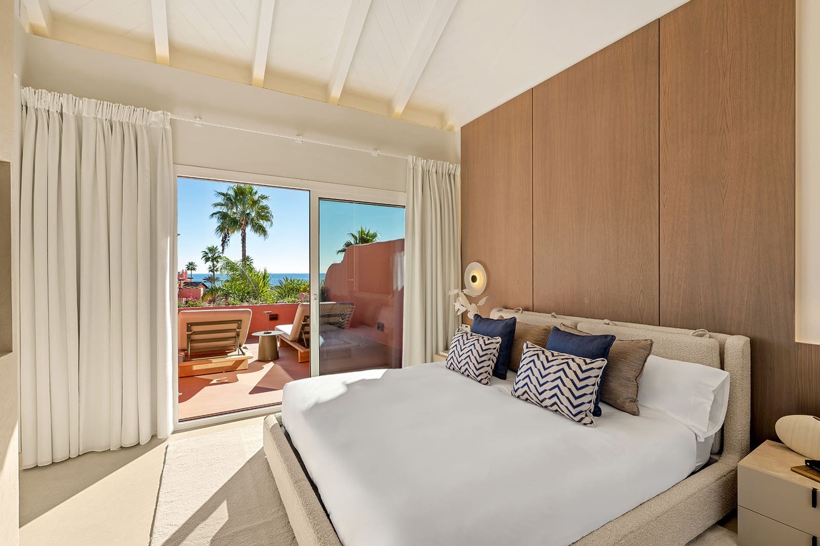 3 bedroom Penthouse for sale in Estepona with pool garage - € 2,995,000 (Ref: 9845129)