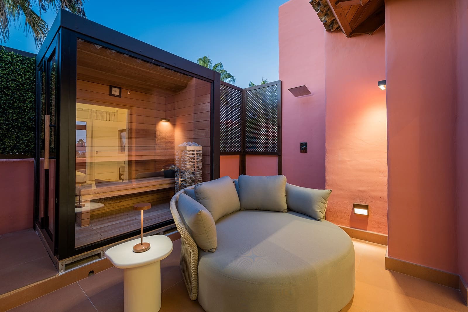 3 bedroom Penthouse for sale in Estepona with pool garage - € 2,995,000 (Ref: 9845129)