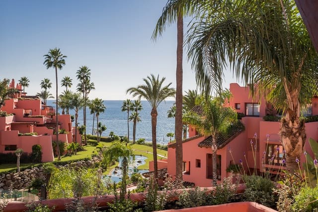 3 soverom Penthouse til salgs i Estepona med svømmebasseng garasje - € 2 995 000 (Ref: 9845129)