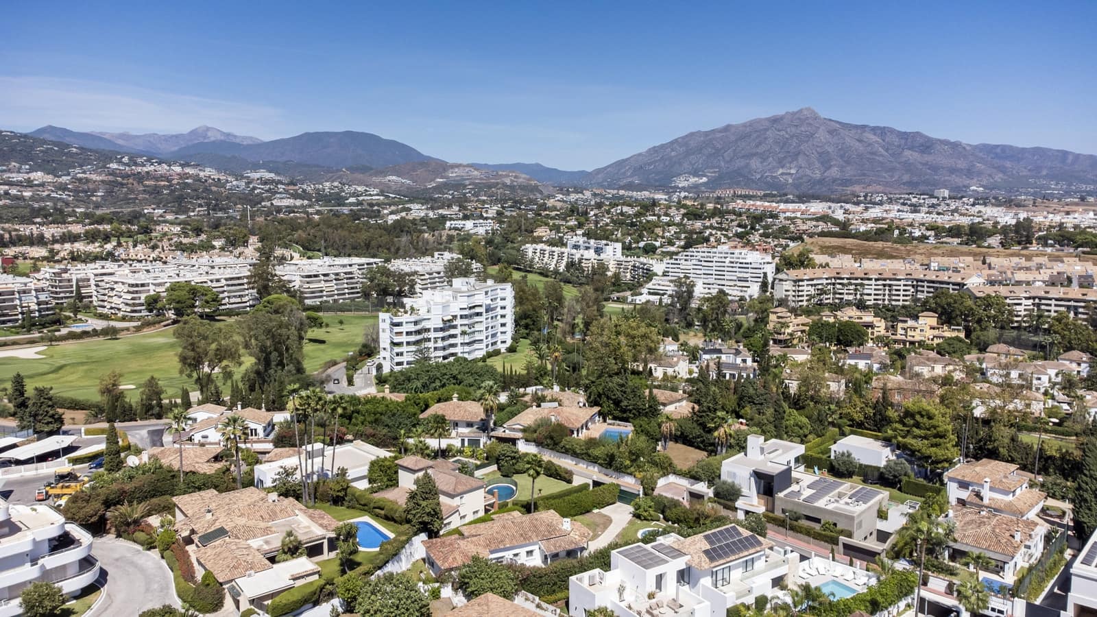4 soveværelse Villa til salg i Marbella med swimmingpool garage - € 2.995.000 (Ref: 9845134)