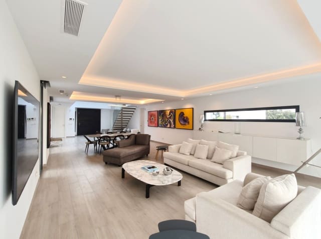 5 soveværelse Villa til salg i Sotogrande, San Roque med swimmingpool garage - € 2.800.000 (Ref: 9845135)