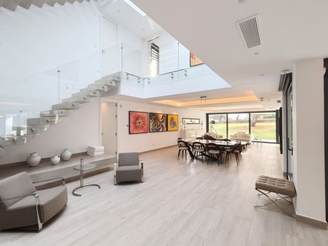 5 soveværelse Villa til salg i Sotogrande, San Roque med swimmingpool garage - € 2.800.000 (Ref: 9845135)