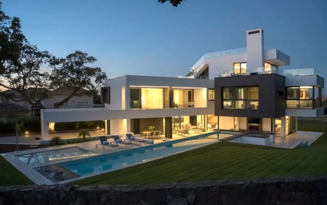 5 soveværelse Villa til salg i Sotogrande, San Roque med swimmingpool garage - € 2.800.000 (Ref: 9845135)