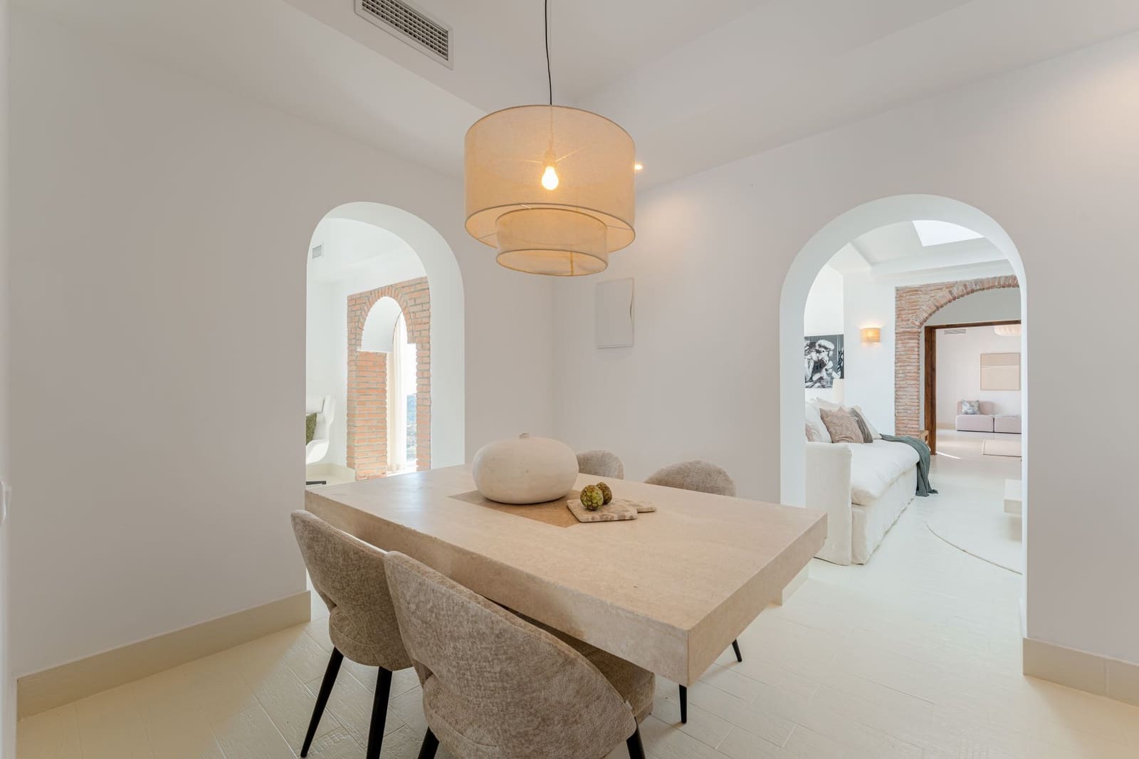 6 Zimmer Villa zu verkaufen in Marbella mit Pool Garage - 2.995.000 € (Ref: 9845136)