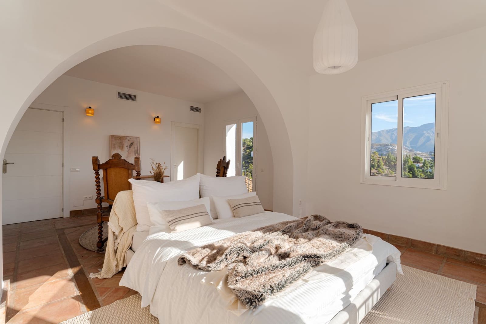 6 Zimmer Villa zu verkaufen in Marbella mit Pool Garage - 2.995.000 € (Ref: 9845136)