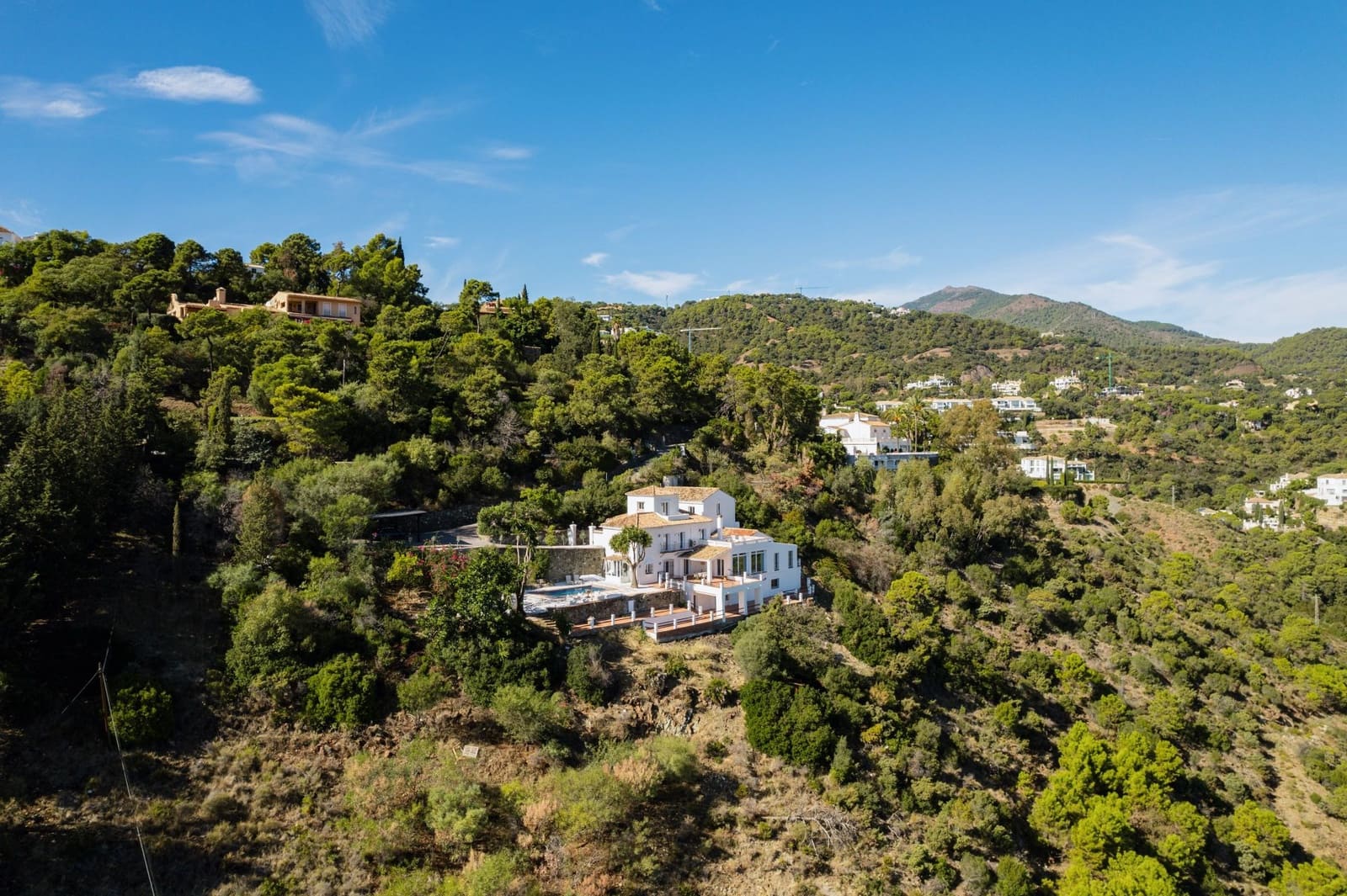 6 Zimmer Villa zu verkaufen in Marbella mit Pool Garage - 2.995.000 € (Ref: 9845136)
