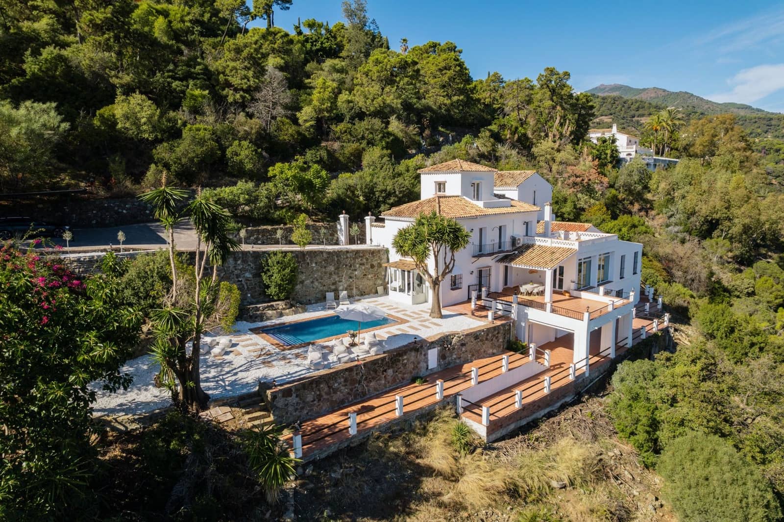 6 Zimmer Villa zu verkaufen in Marbella mit Pool Garage - 2.995.000 € (Ref: 9845136)