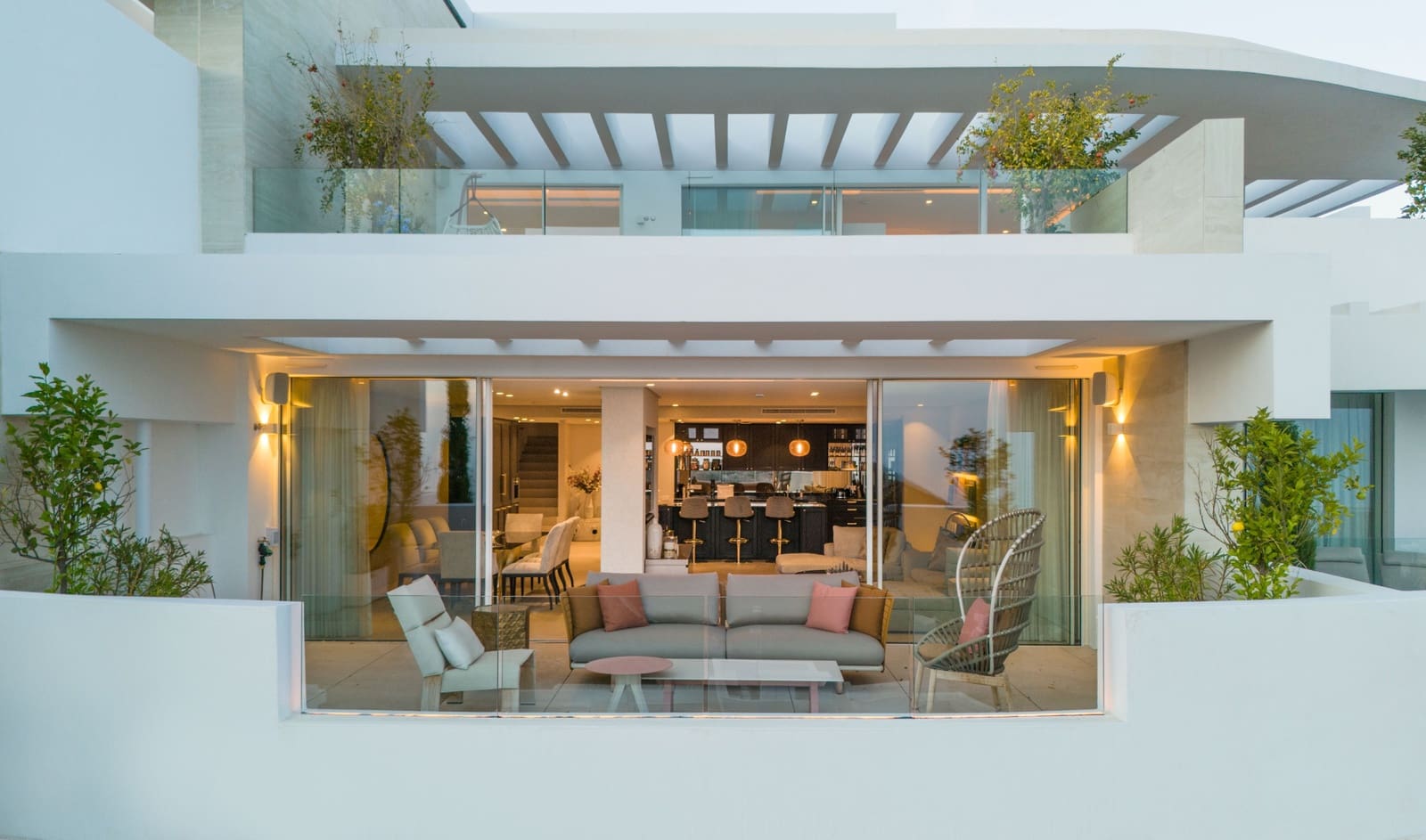 3 sypialnia Apartament na sprzedaż w Marbella z basenem garażem - 2 698 000 € (Ref: 9845137)