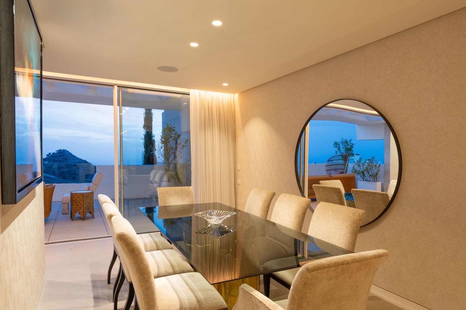 3 sypialnia Apartament na sprzedaż w Marbella z basenem garażem - 2 698 000 € (Ref: 9845137)
