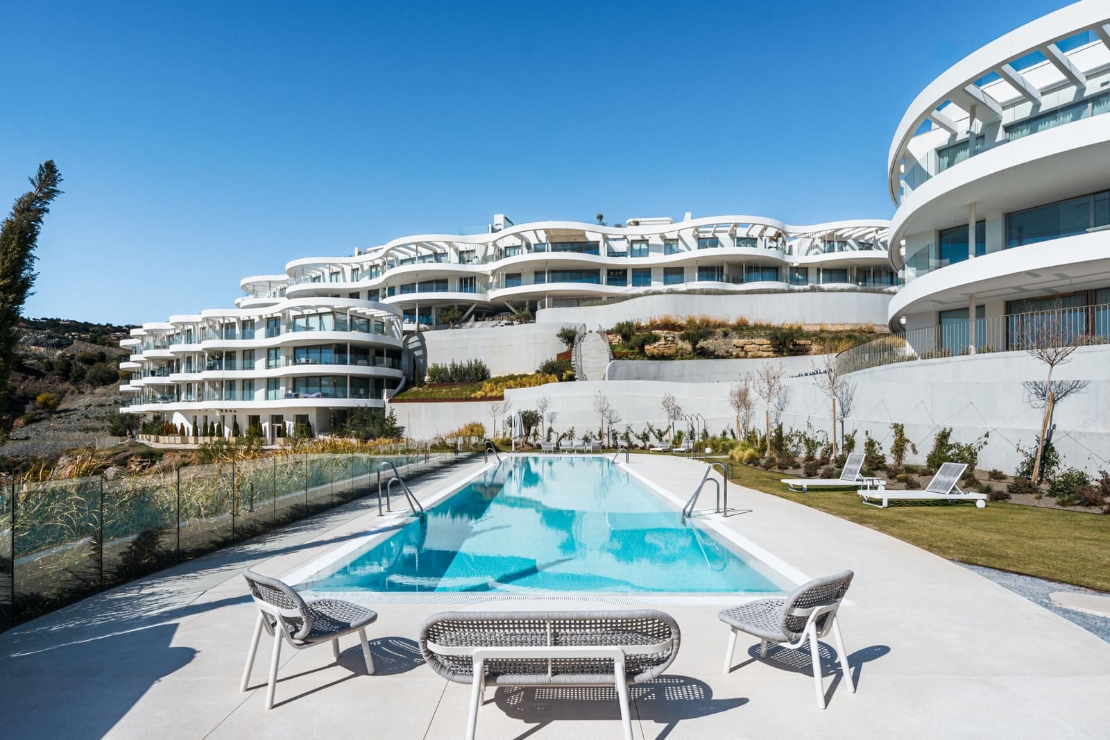 3 bedroom Apartment for sale in Benahavis with pool garage - € 2,950,000 (Ref: 9845138)